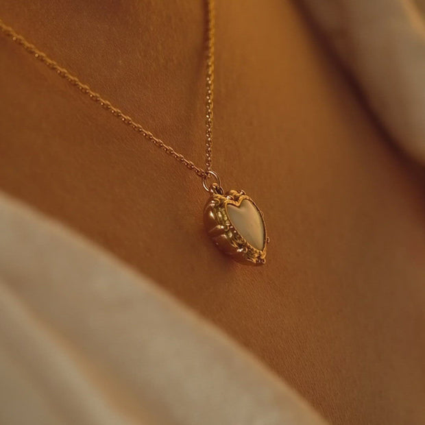 【TATIANA】Mother of pearl Heart Necklace★送料無料★2色 TATIANA】Mother of pearl Heart Necklace☆送料無料☆2色